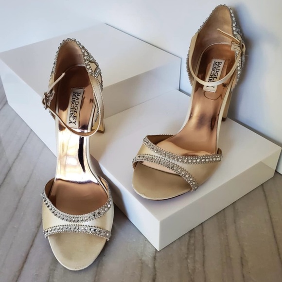 Badgley Mischka Kelly Chunky Heel Pump Ivory Size 8 - Picture 3 of 13